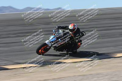 media/Oct-13-2025-Moto Forza (Mon) [[a66d839500]]/3-B Group/Session 2 (Bowl)/